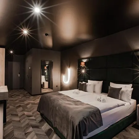 Premium Club New Love hôtel *
